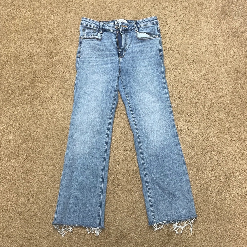 Zara women cropped flare jeans. Size 4